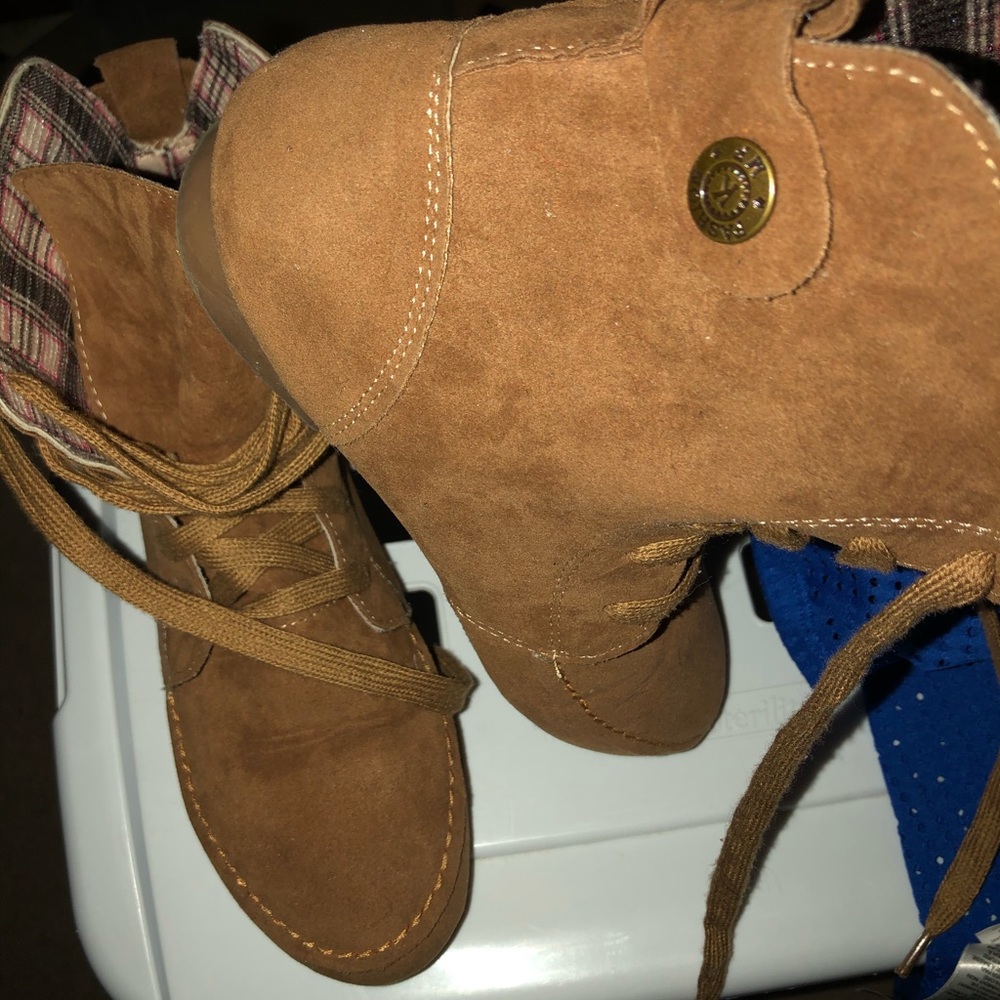 Boots - Picture 2 of 2